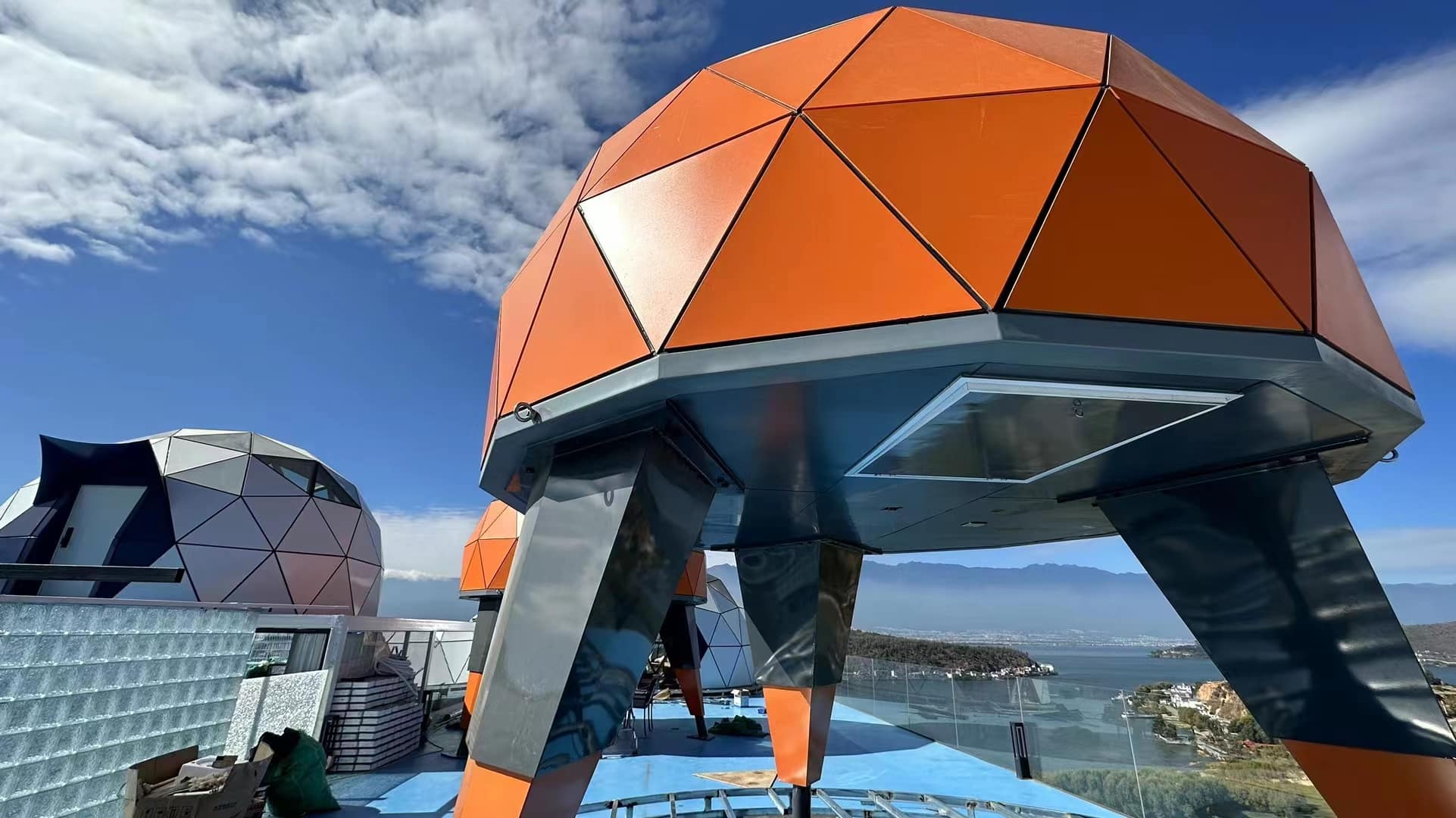 Double Deck Space Capsules maximize space